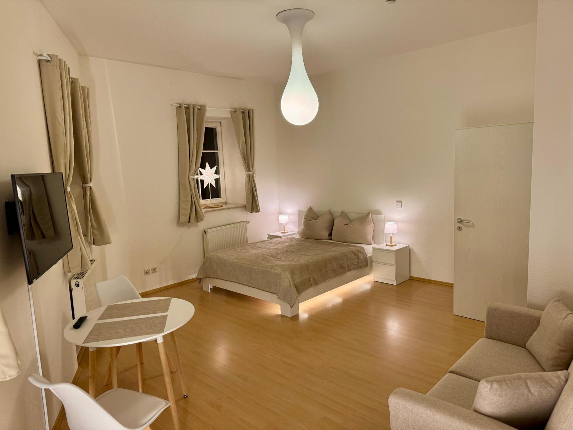 Ferienwohnung Schildblick Modernes Apartment Direkt In Der Altstadt Von Erfurt Nahe Der Kraemerbruecke - Beste Innenstadtlage 외부 사진